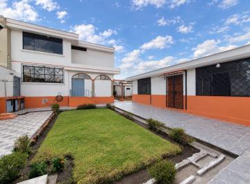 Casa de 3 habitaciones, Quito · Casa en Venta en Urbanización Privada – La Espe, Valle de Los Chillos