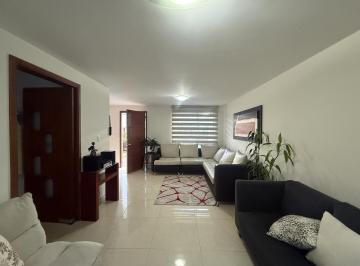 Casa · 96m² · 3 Habitaciones · 1 Estacionamiento · Casa en Venta Pusuquí Sector Escuela de Policía