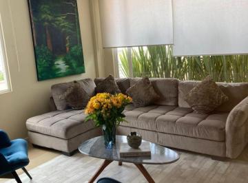 Casa de 3 habitaciones, Quito · Casa de 285 m² con 3 Habitaciones en Venta en Miravalle