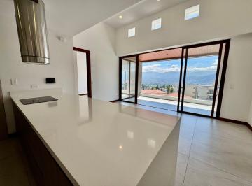 Departamento de 2 habitaciones, Quito · Venta Departamento en Urb. Vista Hermosa, Cumbayá | Terraza con Chimenea y Vista Espectacular