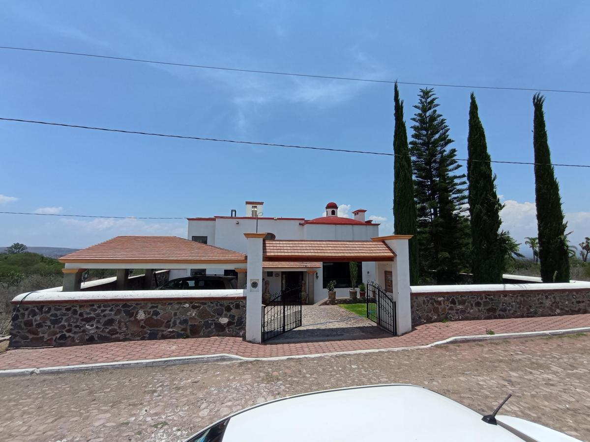 Hermosa Residencia en Exclusivo Club Yextho