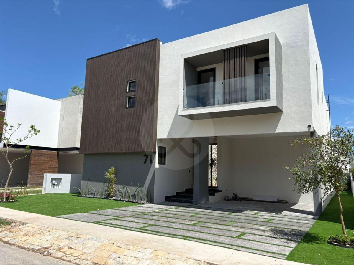 House for Sale at Yucatán Country Club