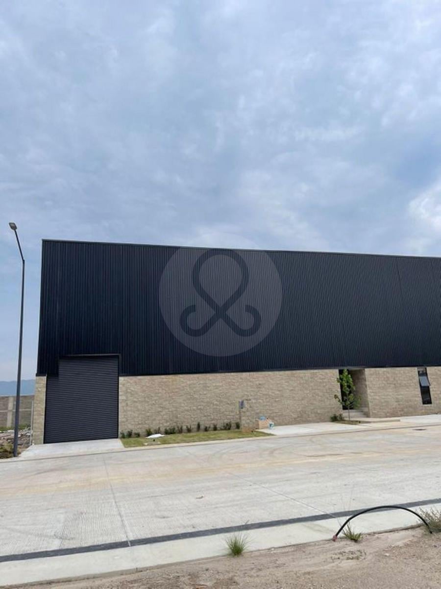 Bodega Comercial en Renta en Pueblo El Arenal