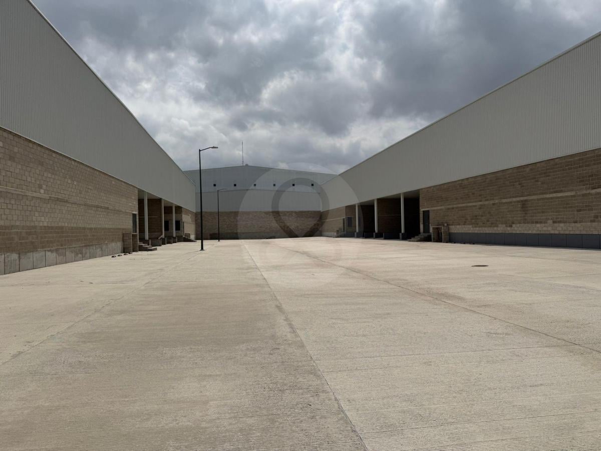 Commercial Warehouse for Rent in La Llave