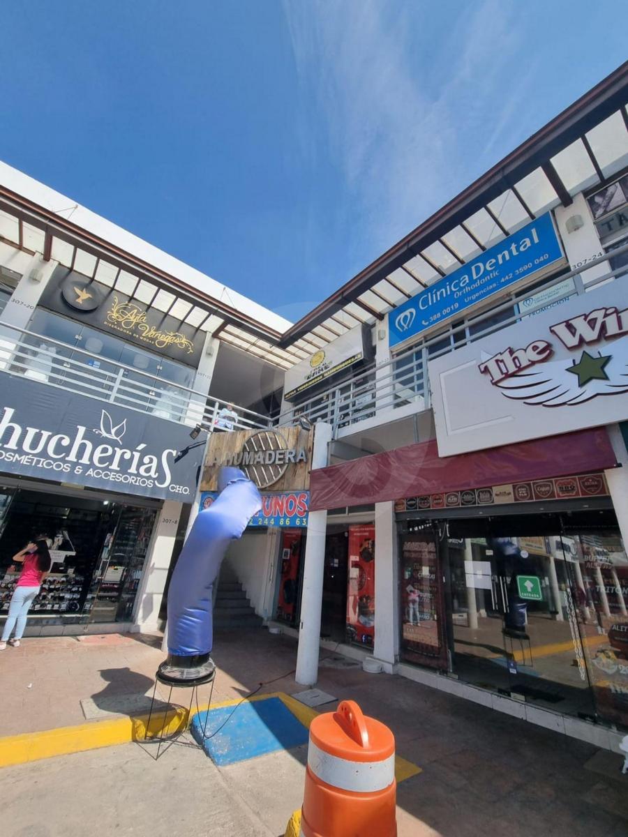Commercial Space for Sale in Shopping Mall in Colinas del Sur