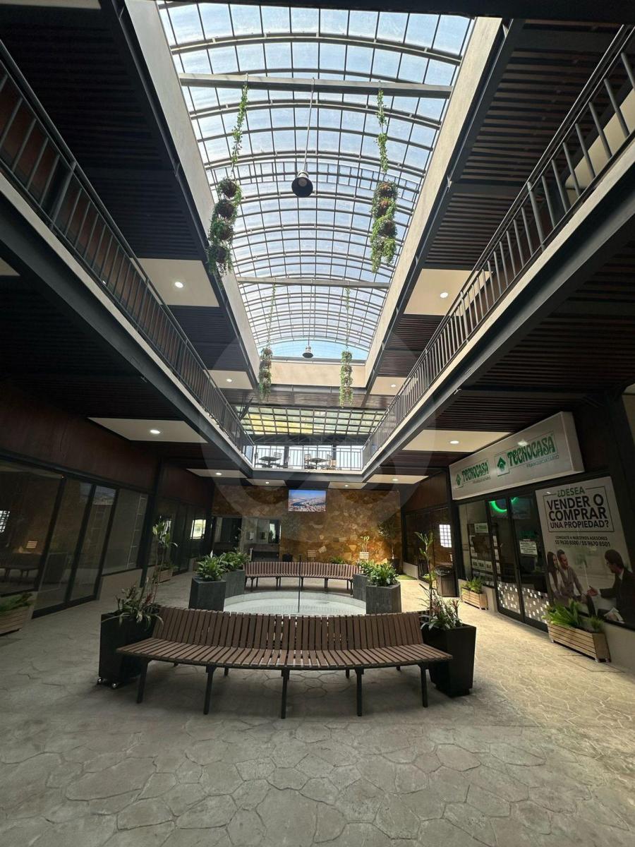 Commercial Space for Rent in Shopping Center at Cruz del Farol