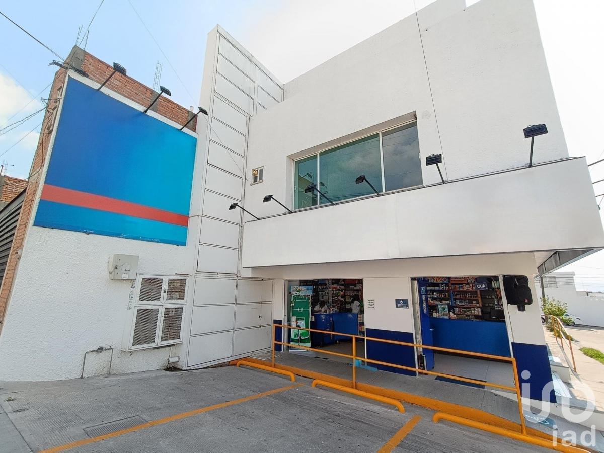 Office for Rent at Felipe Serrano #361